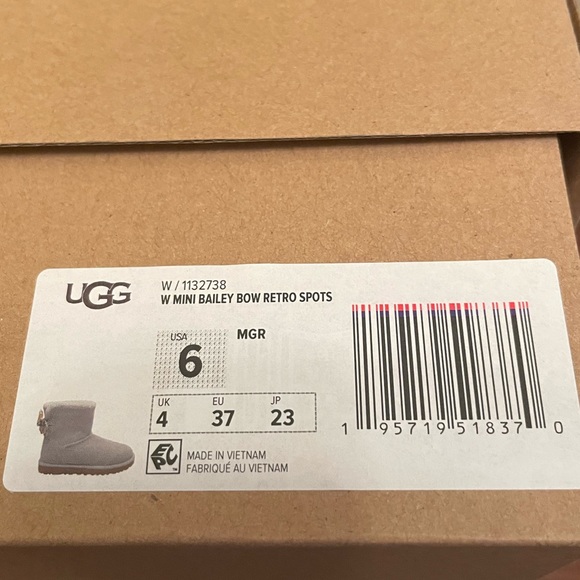 NWT UGG Metal Gray Bailey Bow with Retro Spots - Picture 10 of 10